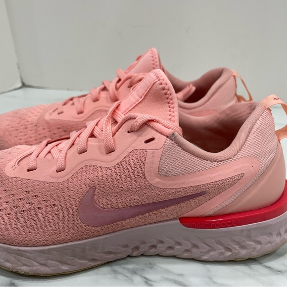 Nike Odyssey react shoe - Picture 6 of 8